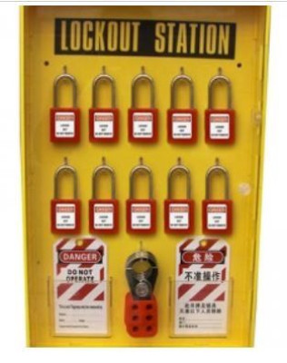 PADLOCK STATION BD-8724 WITH COVER, HASPS &amp; TAGS